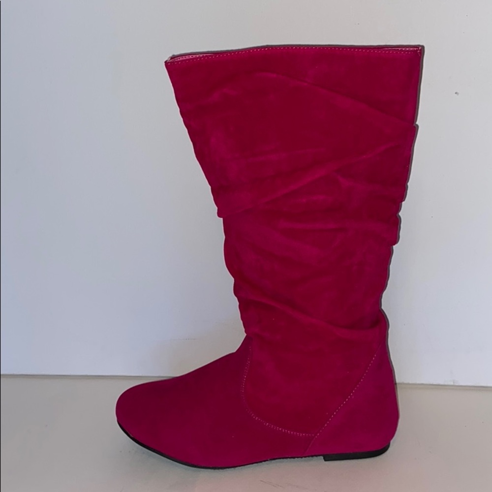 Women’s fuchsia winter boots